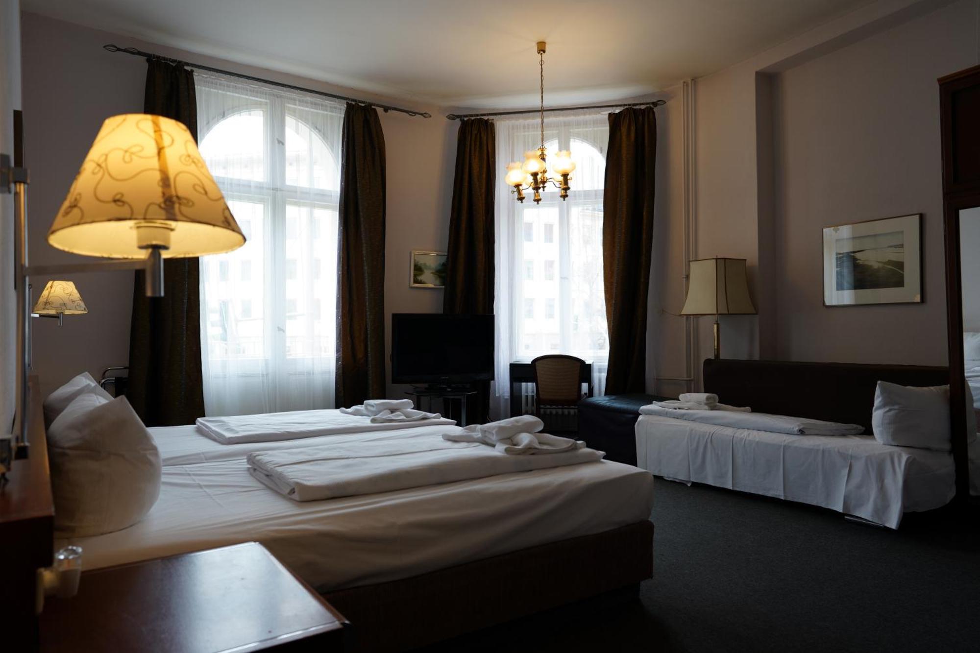 Hotel Pension Xantener Eck Berlin Extérieur photo
