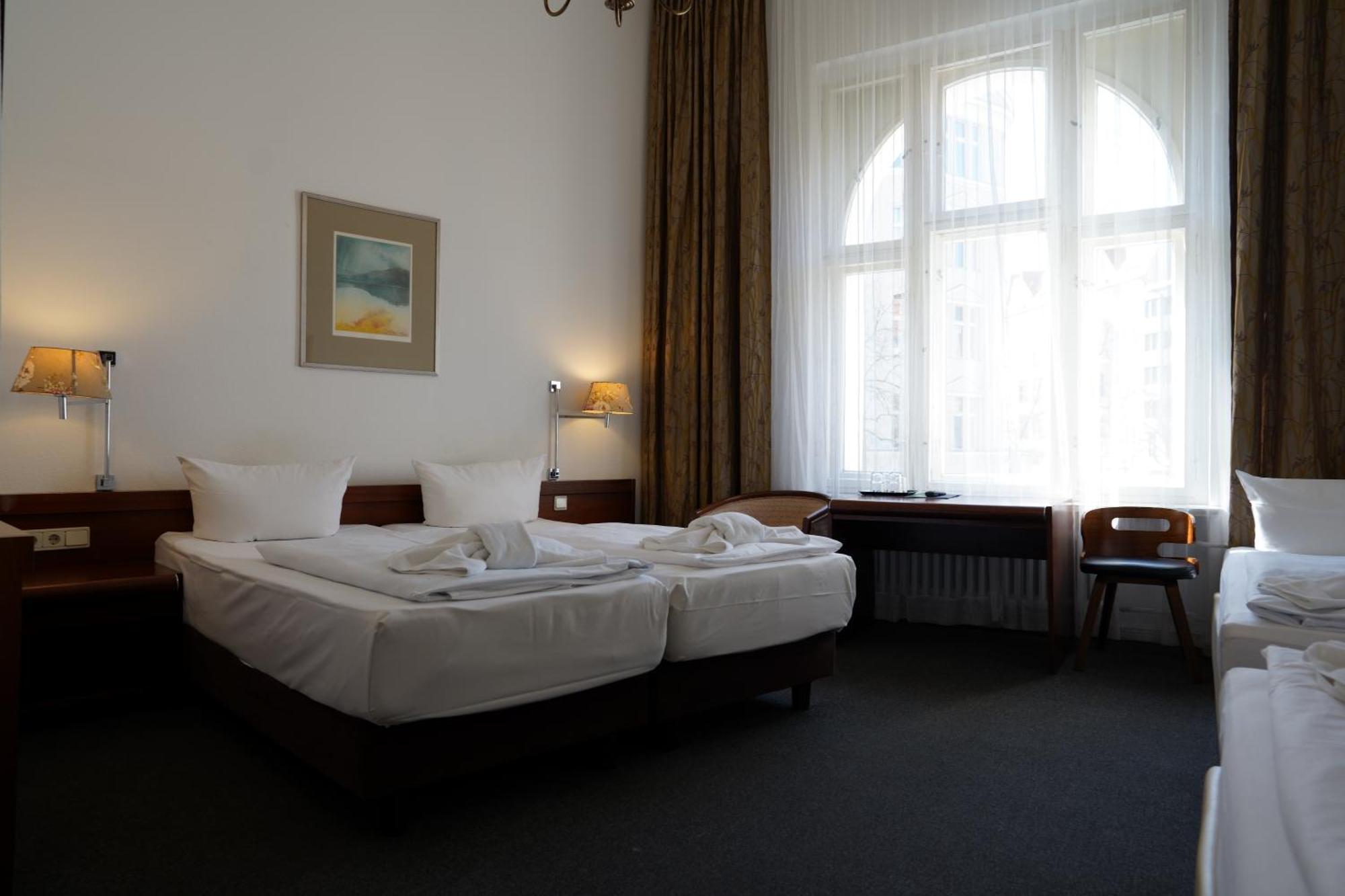 Hotel Pension Xantener Eck Berlin Extérieur photo