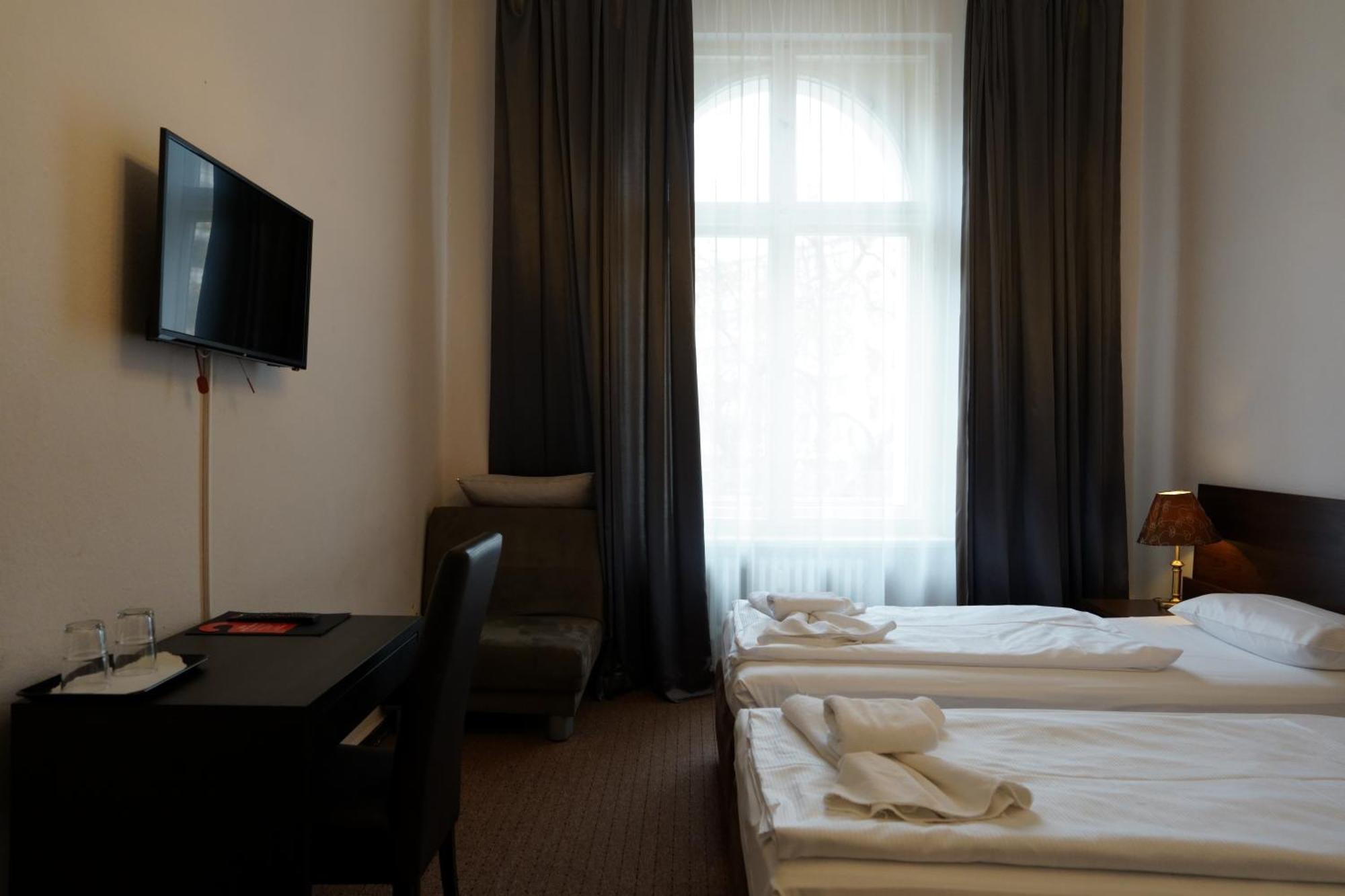 Hotel Pension Xantener Eck Berlin Extérieur photo