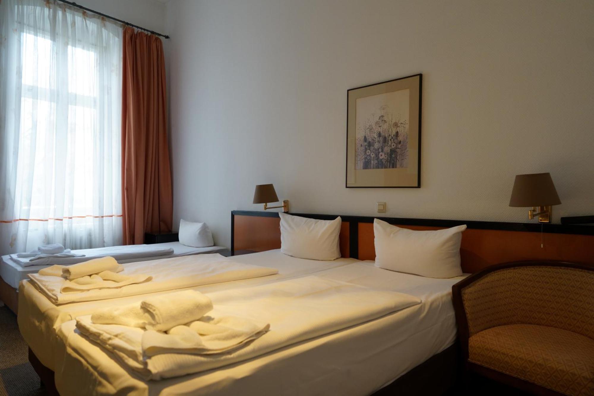 Hotel Pension Xantener Eck Berlin Extérieur photo