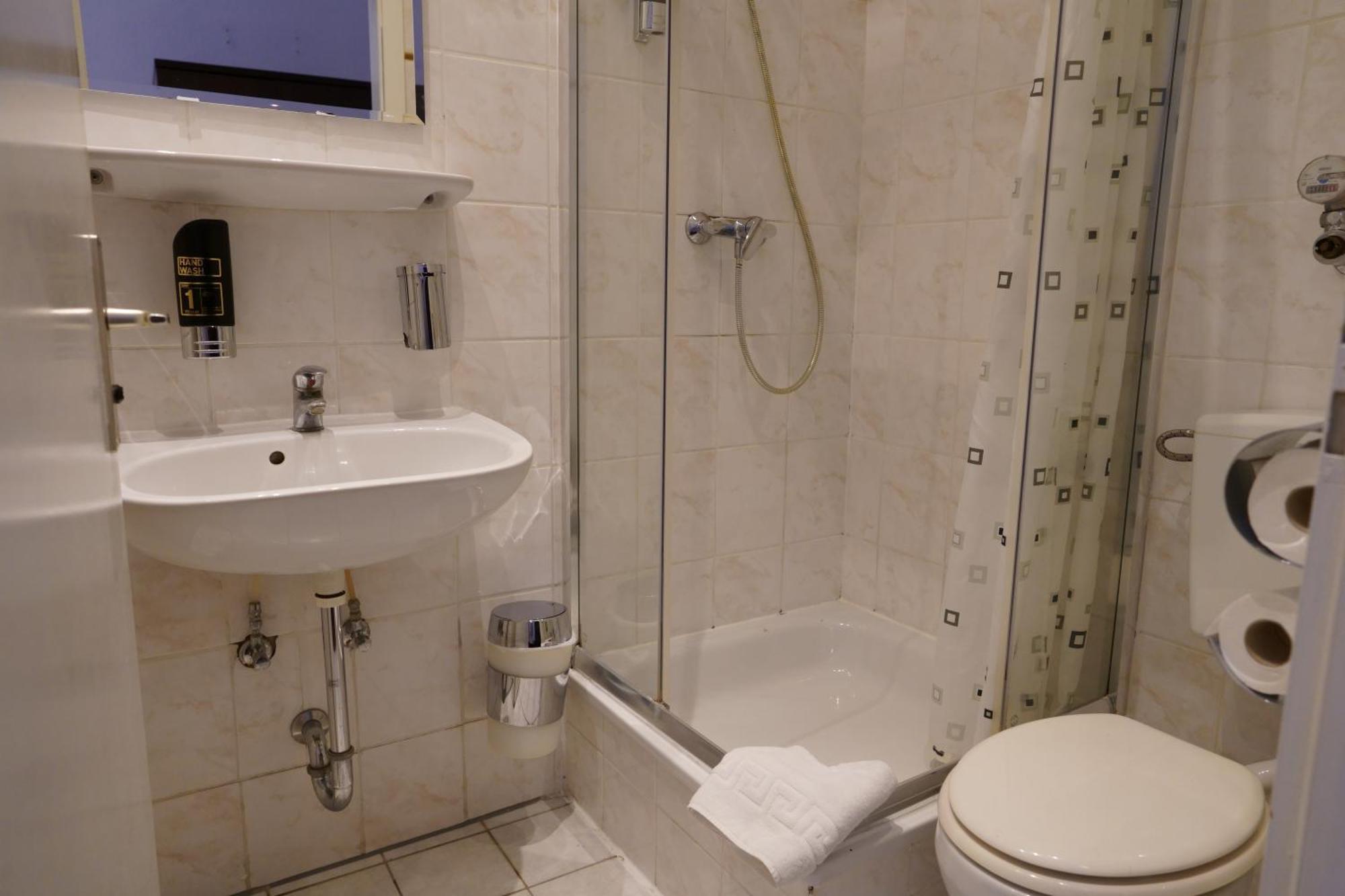 Hotel Pension Xantener Eck Berlin Extérieur photo