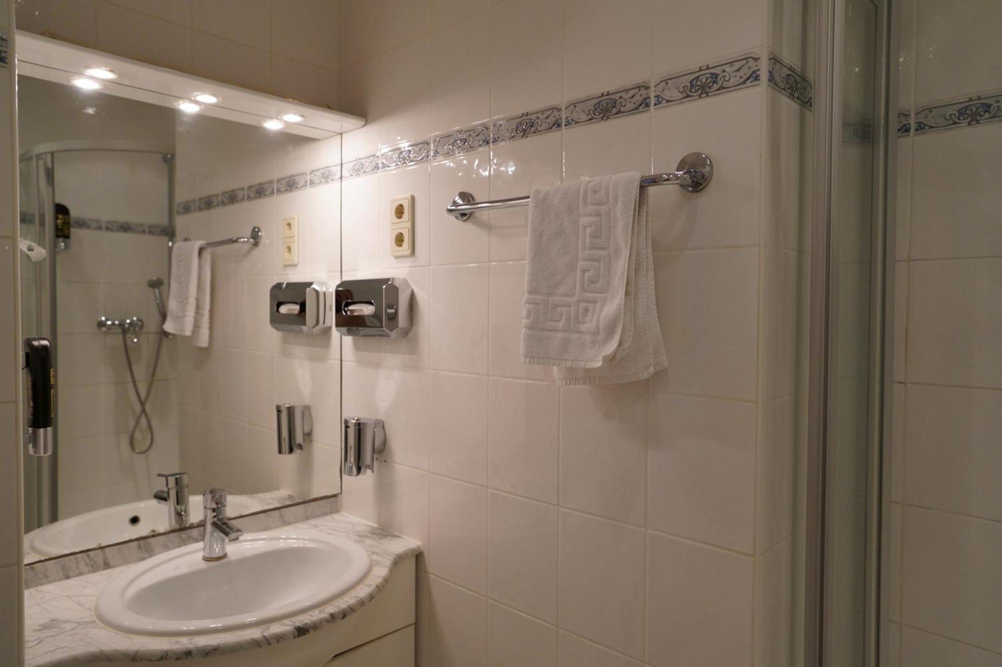 Hotel Pension Xantener Eck Berlin Extérieur photo