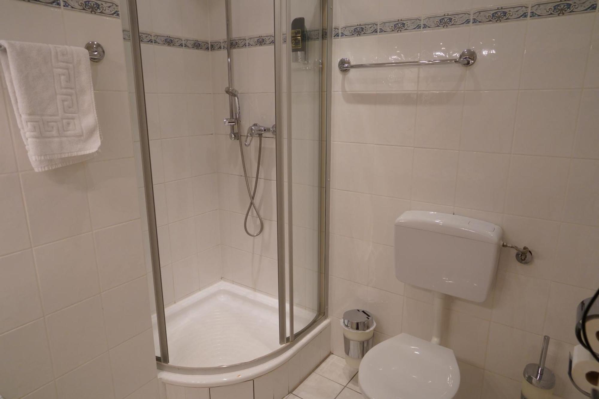 Hotel Pension Xantener Eck Berlin Extérieur photo